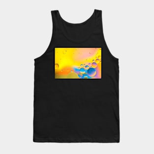 Abstract - Oil and Water on a Coloured background Tank Top